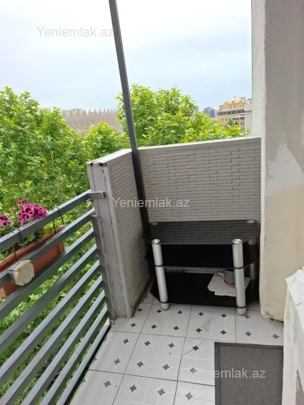 Satılır 2 otaqlı köhnə tikili 45 m²