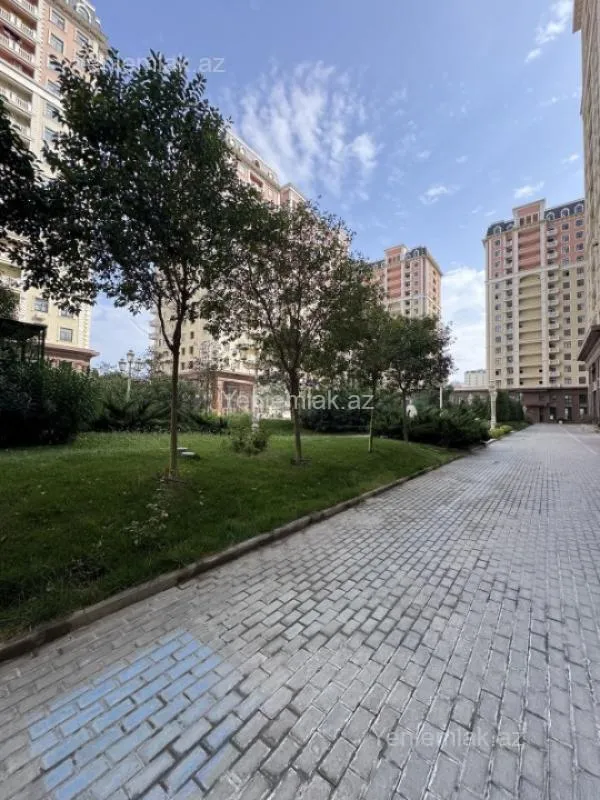 Satılır 3 otaqlı yeni tikili 120 m²