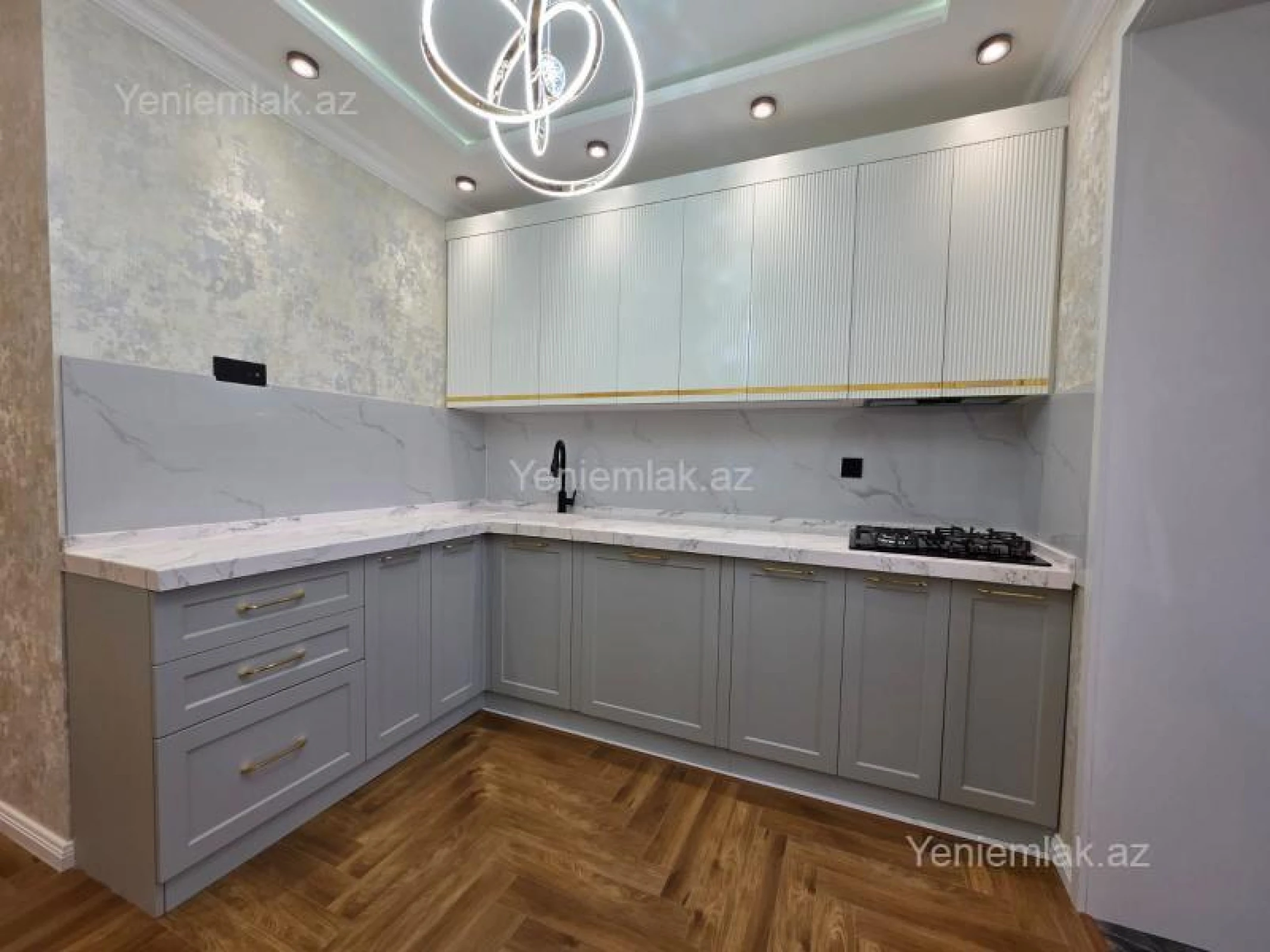 Satılır 3 otaqlı köhnə tikili 80 m²