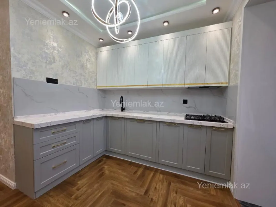 Satılır 3 otaqlı köhnə tikili 80 m²