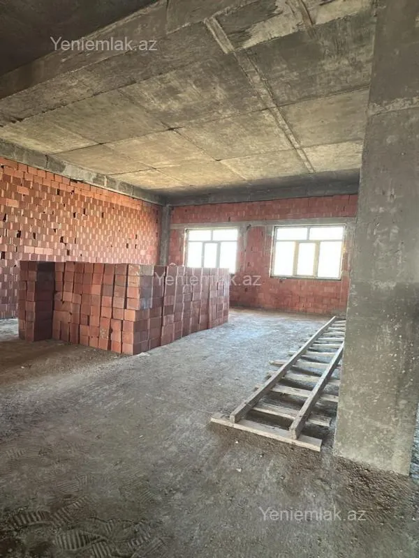 Satılır 4 otaqlı yeni tikili 300 m²