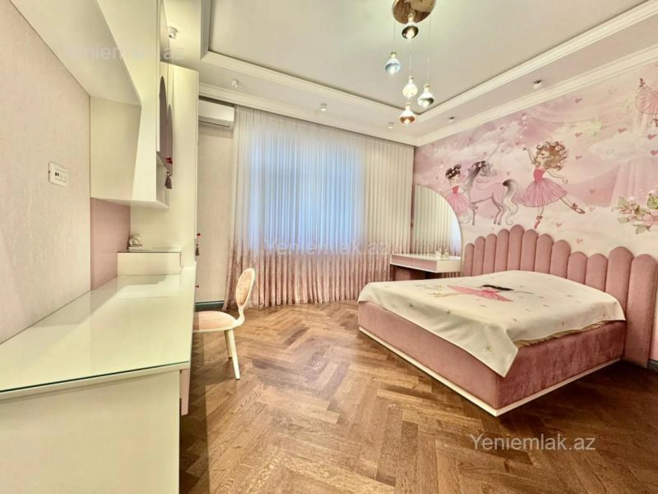 Satılır 5 otaqlı həyət evi 354 m²