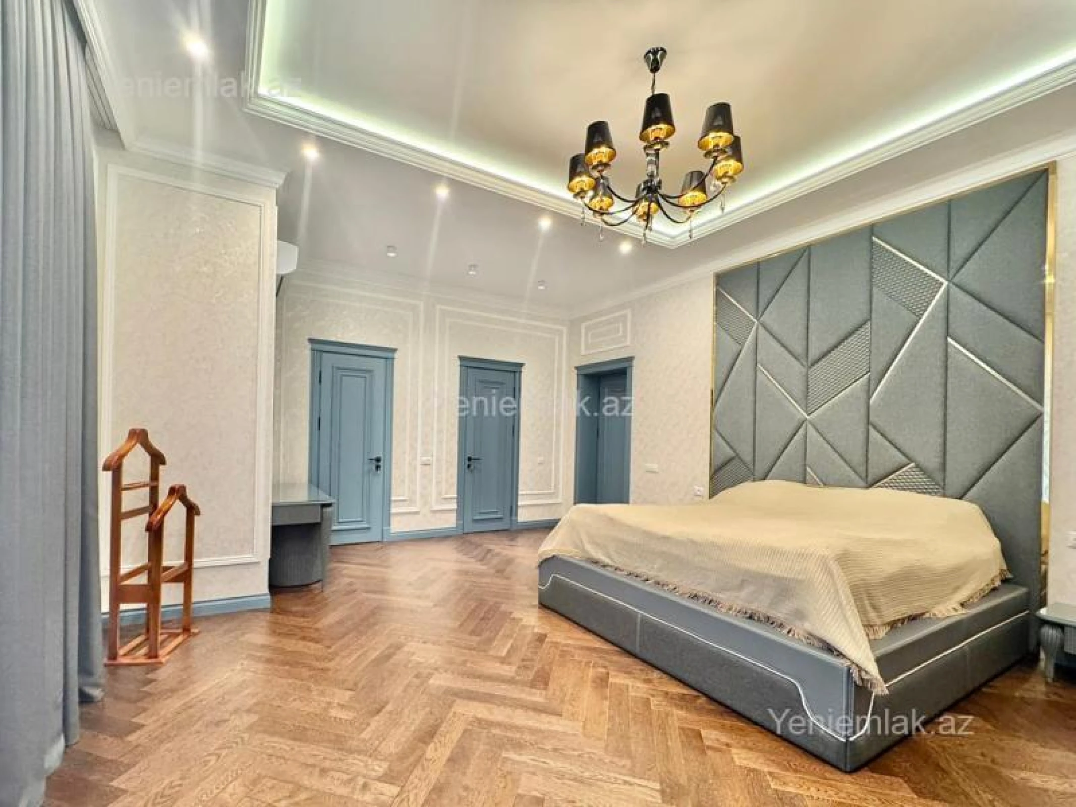 Satılır 5 otaqlı həyət evi 354 m²