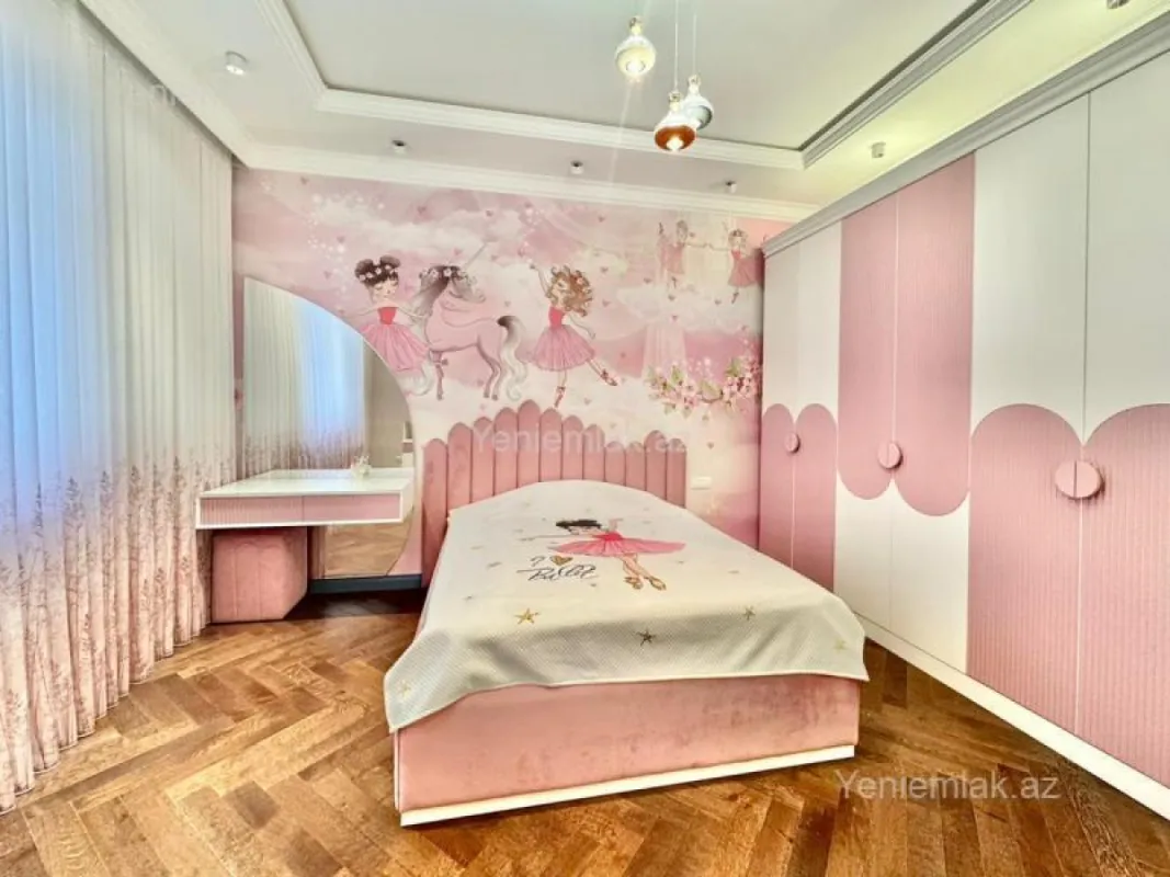 Satılır 5 otaqlı həyət evi 354 m²