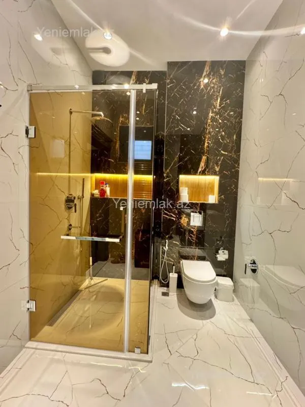 Satılır 5 otaqlı həyət evi 354 m²