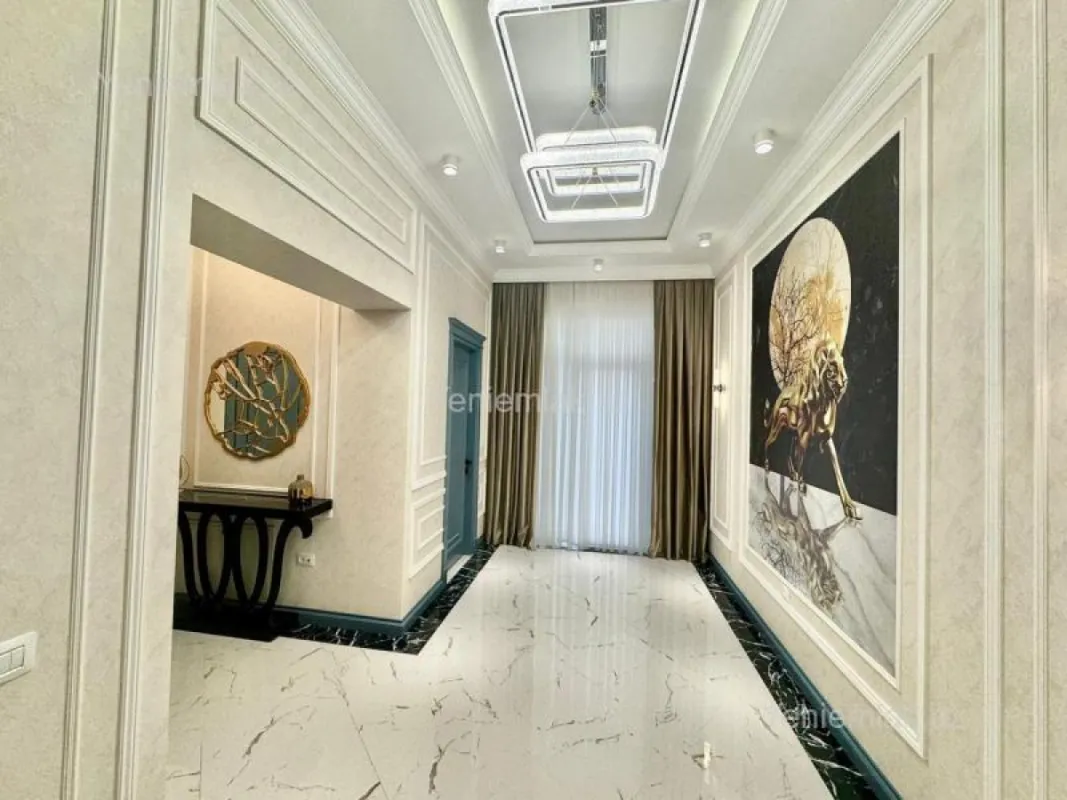Satılır 5 otaqlı həyət evi 354 m²