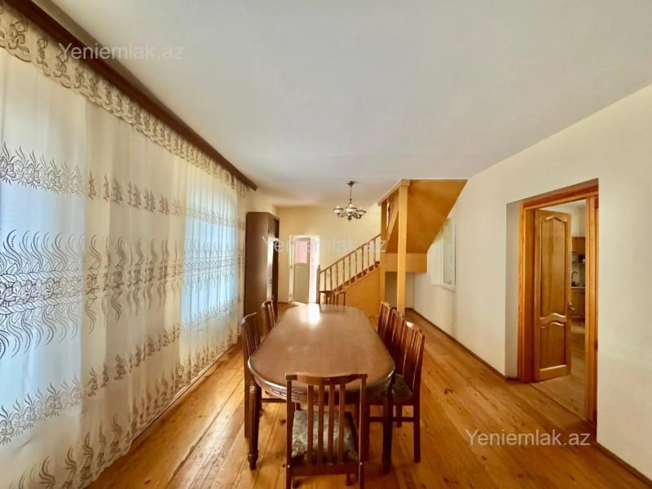 Satılır 6 otaqlı həyət evi 240 m²