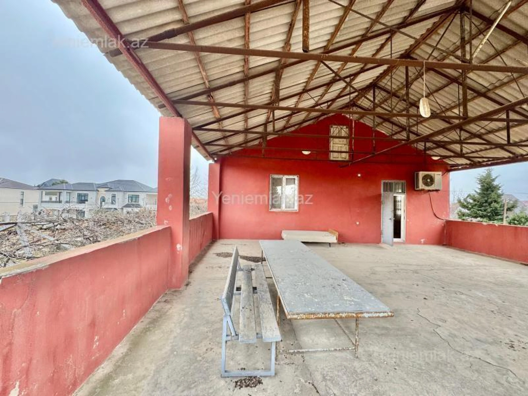 Satılır 6 otaqlı həyət evi 240 m²