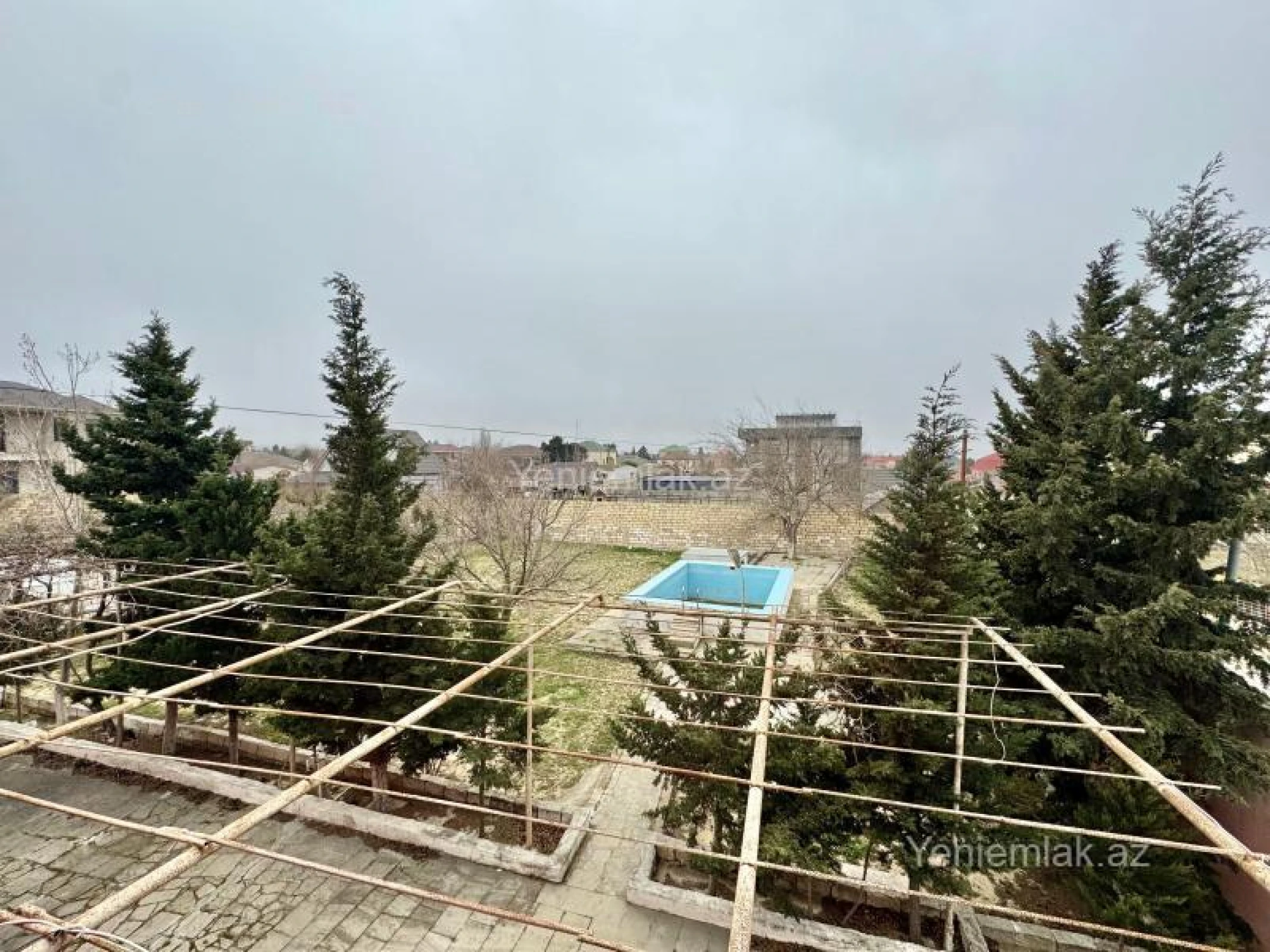 Satılır 6 otaqlı həyət evi 240 m²