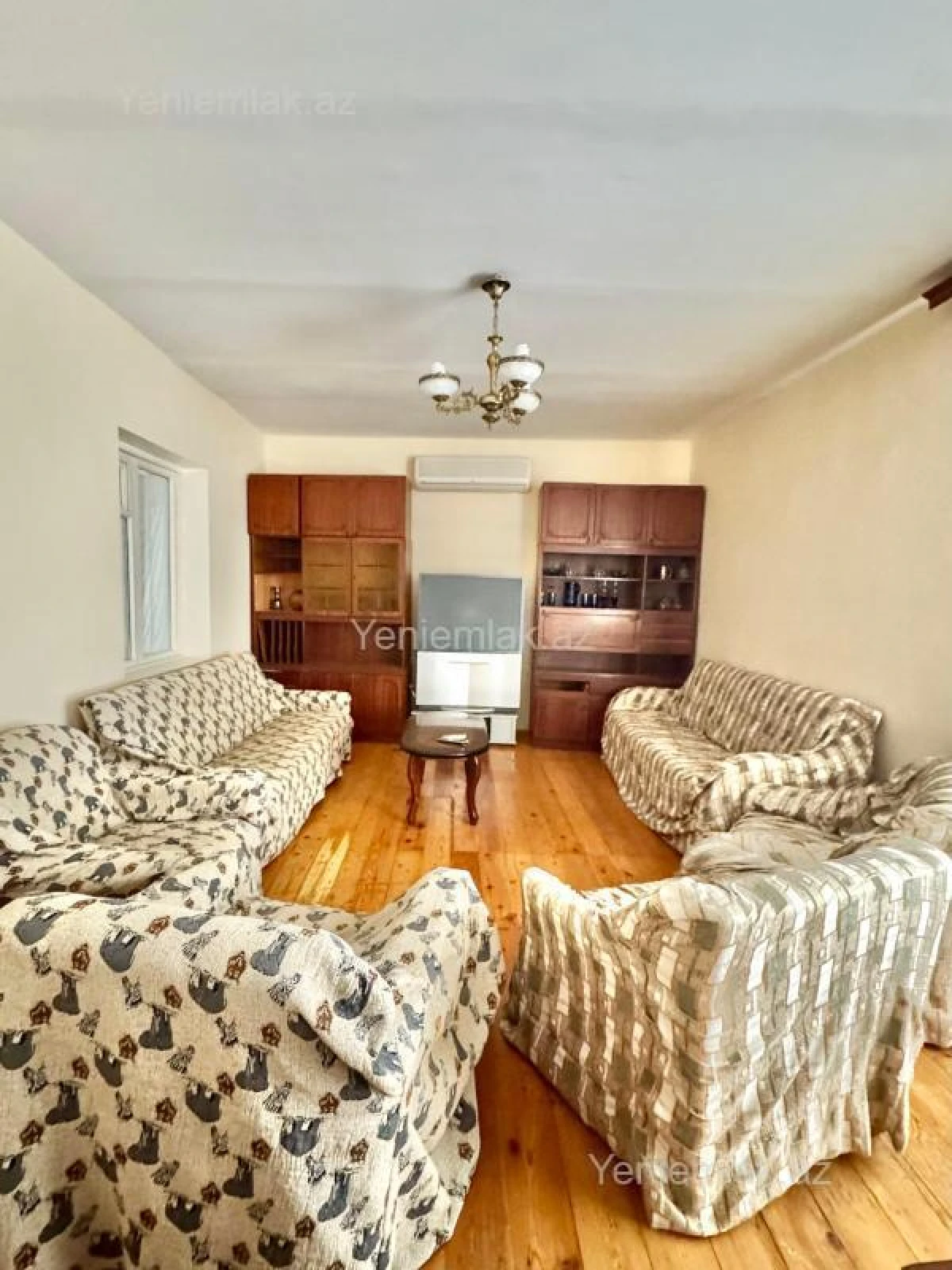 Satılır 6 otaqlı həyət evi 240 m²
