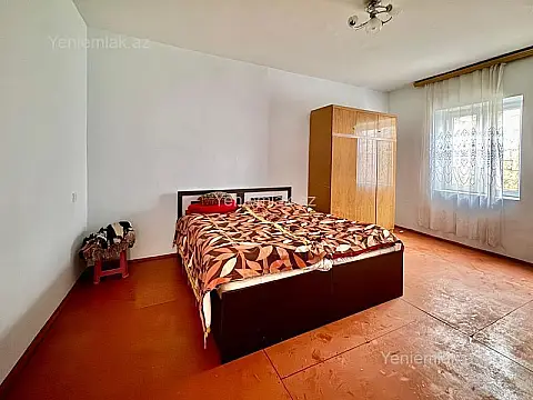 Satılır 6 otaqlı həyət evi 240 m²