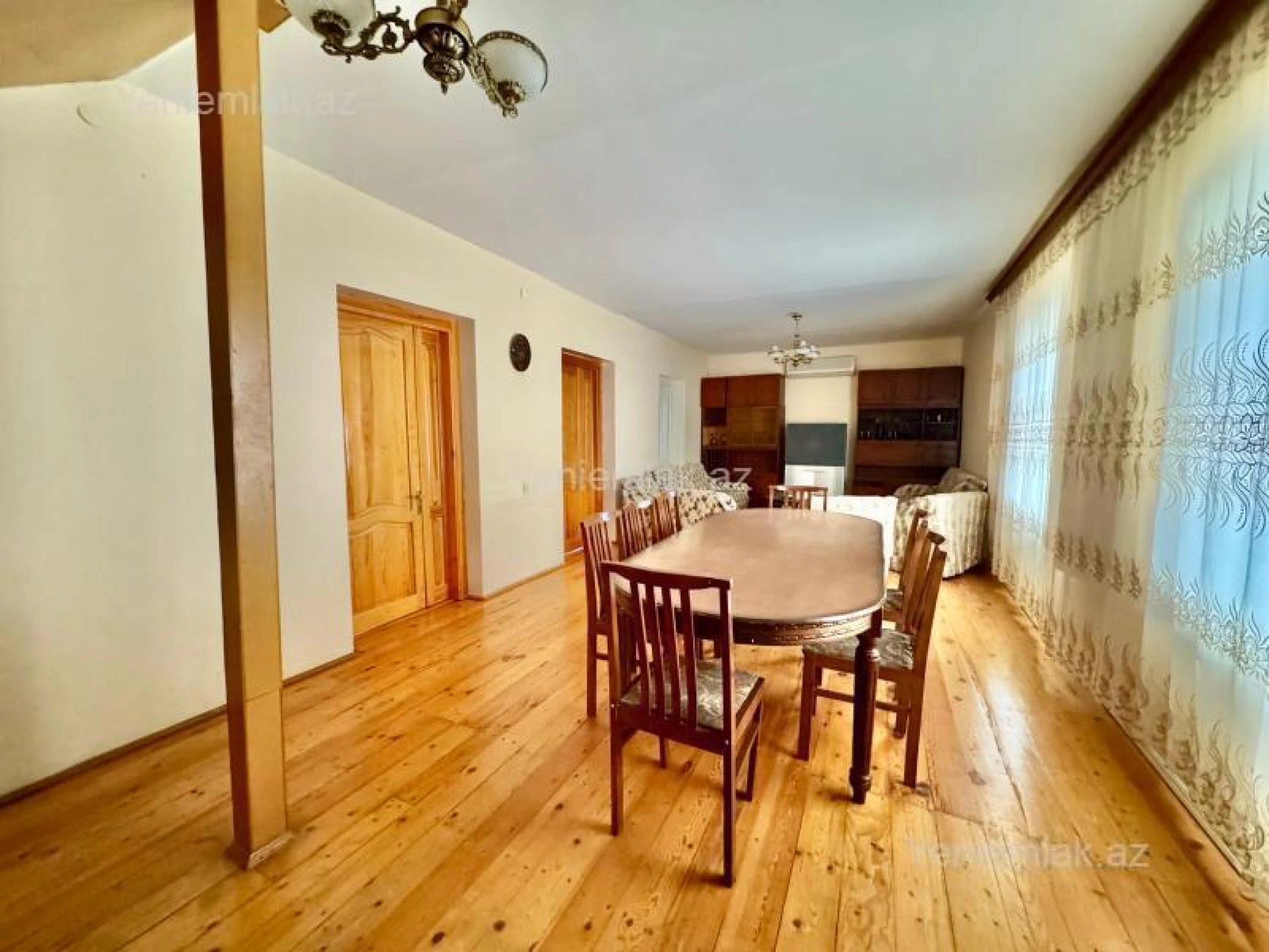 Satılır 6 otaqlı həyət evi 240 m²