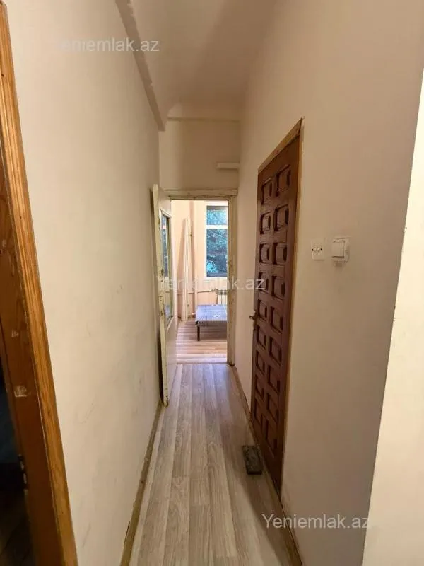 Satılır 1 otaqlı köhnə tikili 30 m²