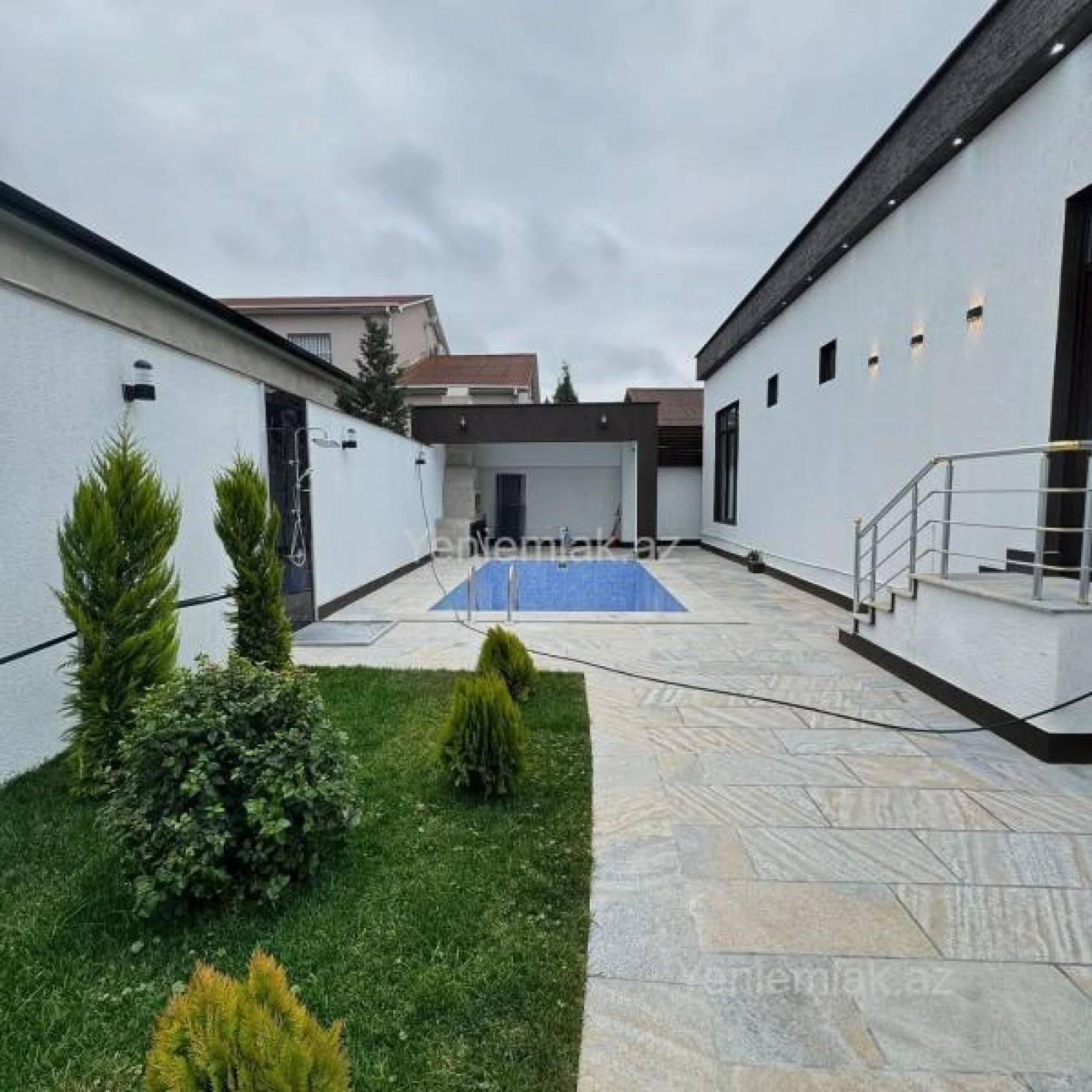Satılır 4 otaqlı həyət evi 200 m²