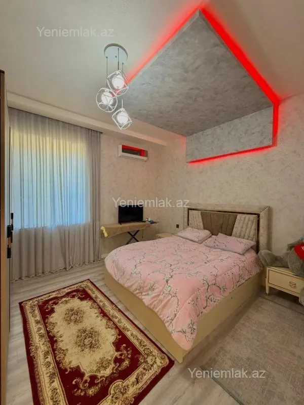 Satılır 4 otaqlı həyət evi 200 m²
