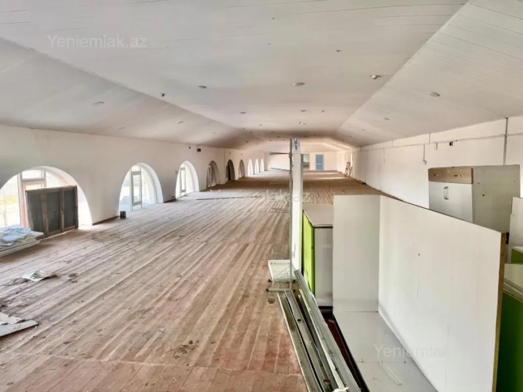 Satılır 16 otaqlı obyekt 9200 m²