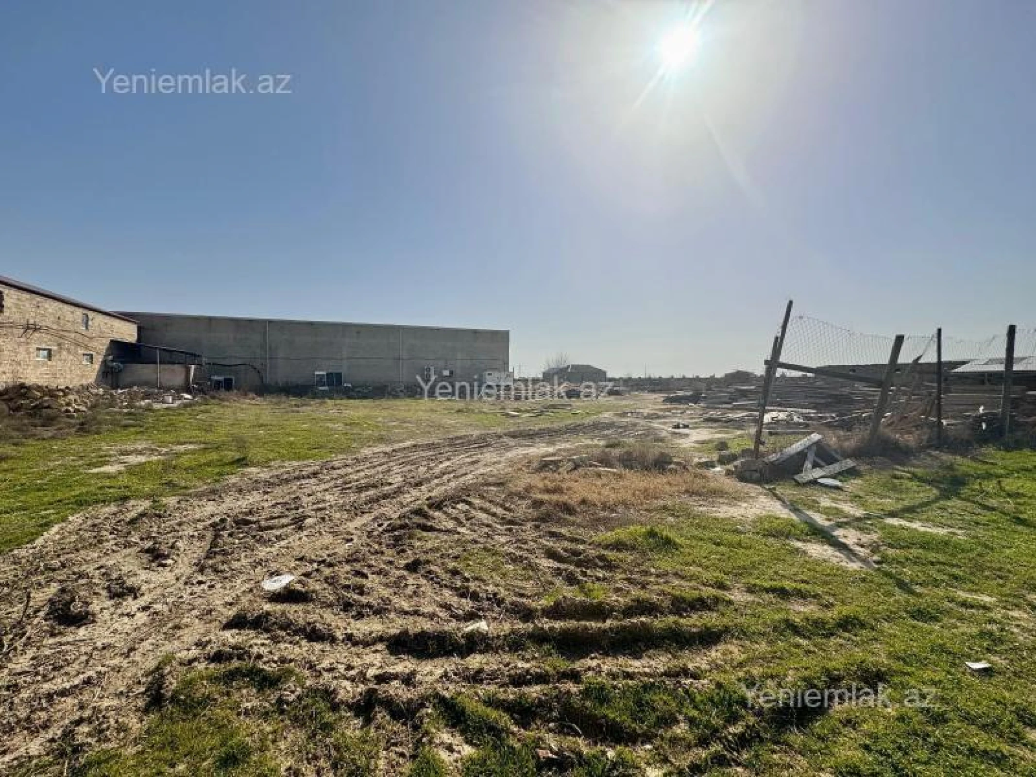 Satılır 16 otaqlı obyekt 9200 m²