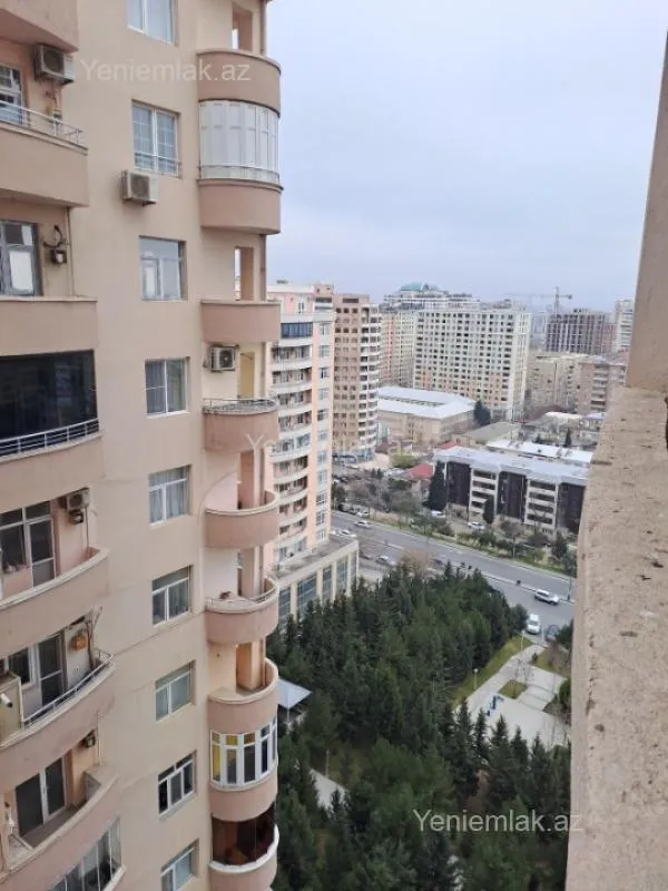 Satılır 4 otaqlı yeni tikili 151 m²