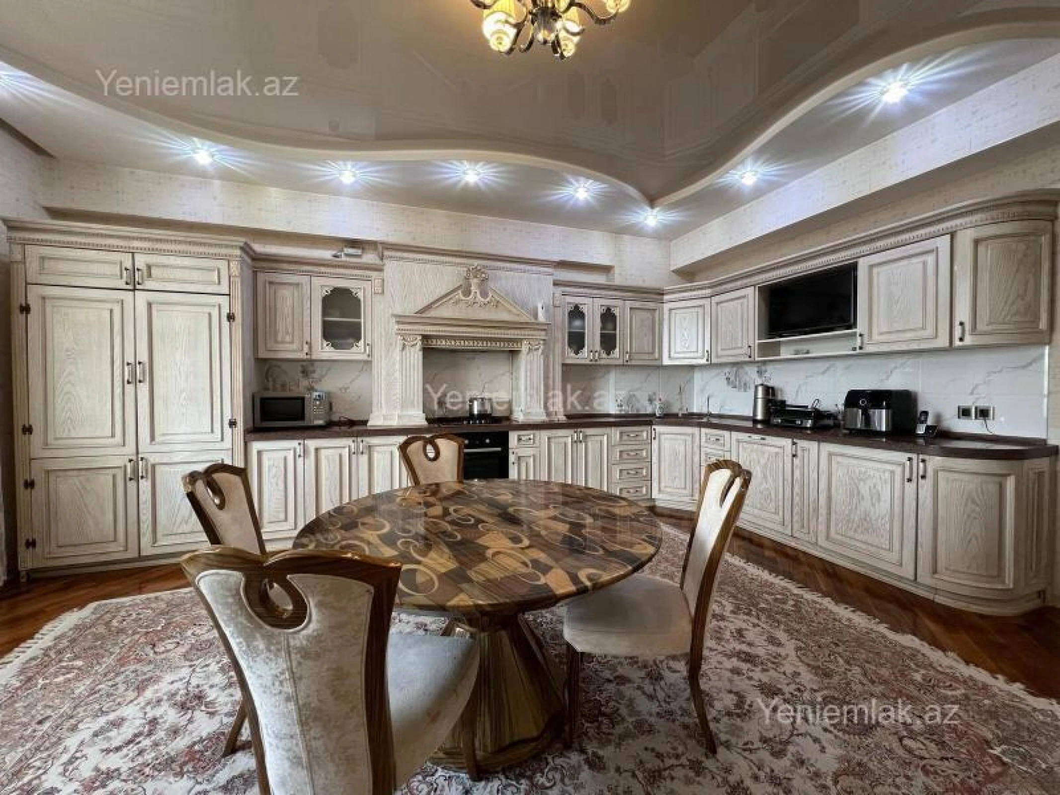 Satılır 4 otaqlı yeni tikili 220 m²