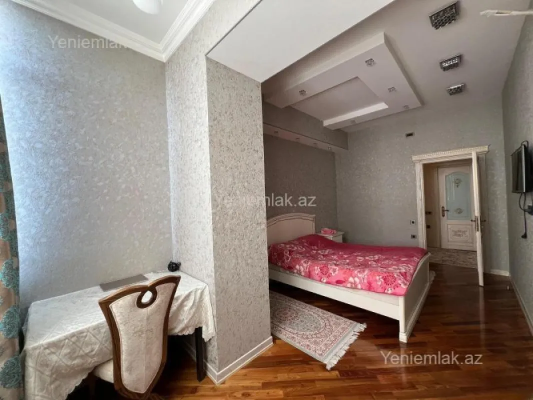 Satılır 4 otaqlı yeni tikili 220 m²