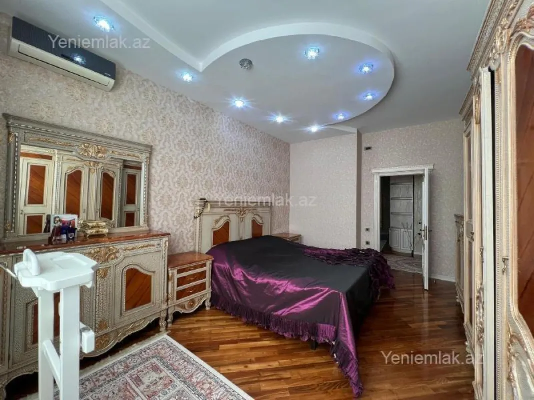 Satılır 4 otaqlı yeni tikili 220 m²