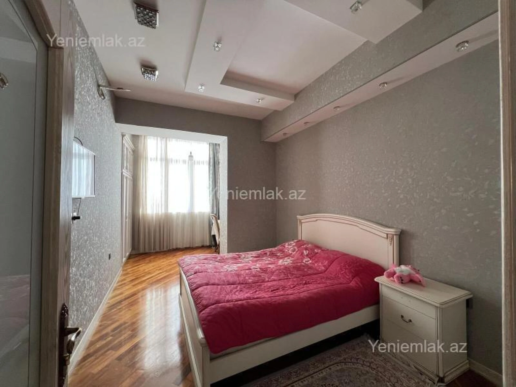 Satılır 4 otaqlı yeni tikili 220 m²