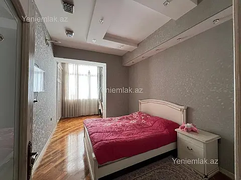 Satılır 4 otaqlı yeni tikili 220 m²