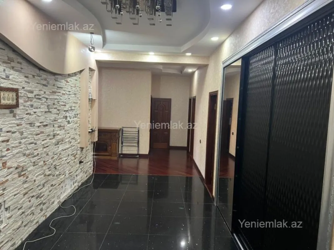 Satılır 4 otaqlı yeni tikili 205 m²
