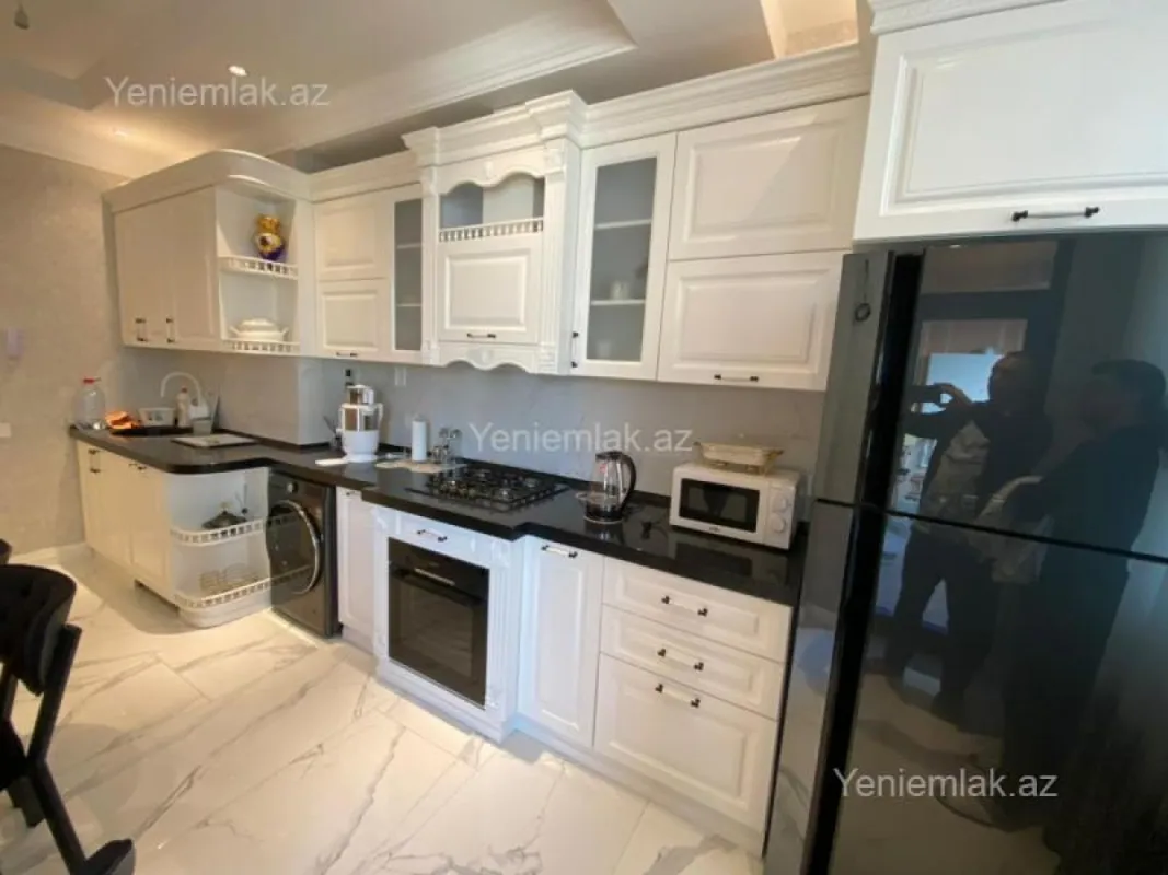 Satılır 3 otaqlı yeni tikili 115 m²