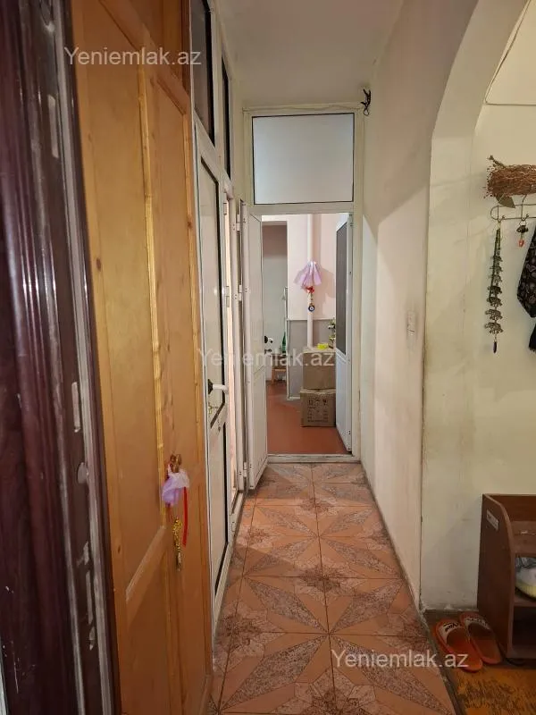 Satılır 2 otaqlı köhnə tikili 60 m²