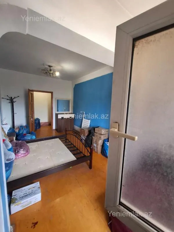 Satılır 2 otaqlı köhnə tikili 60 m²