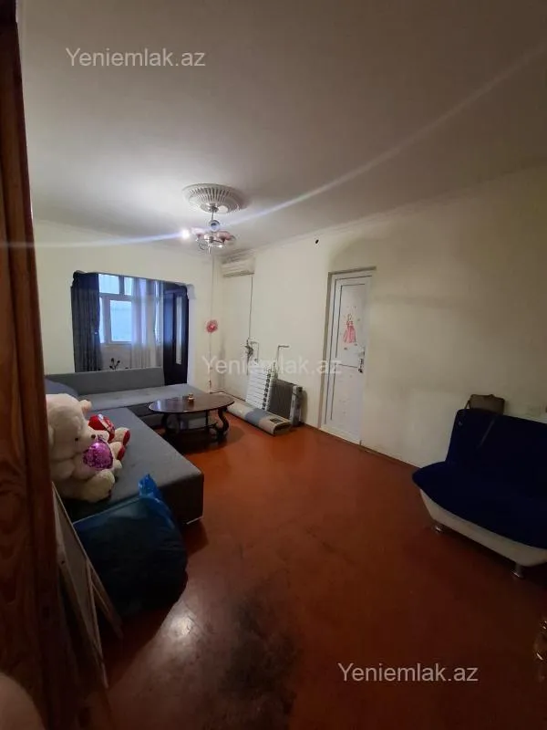 Satılır 2 otaqlı köhnə tikili 60 m²