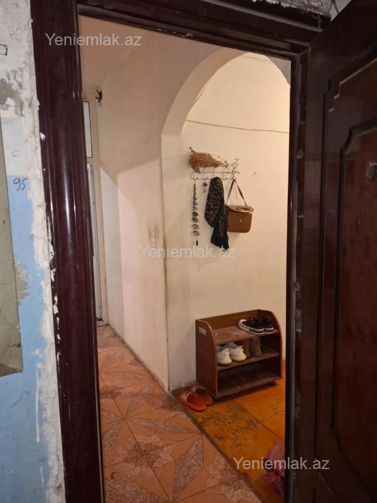 Satılır 2 otaqlı köhnə tikili 60 m²