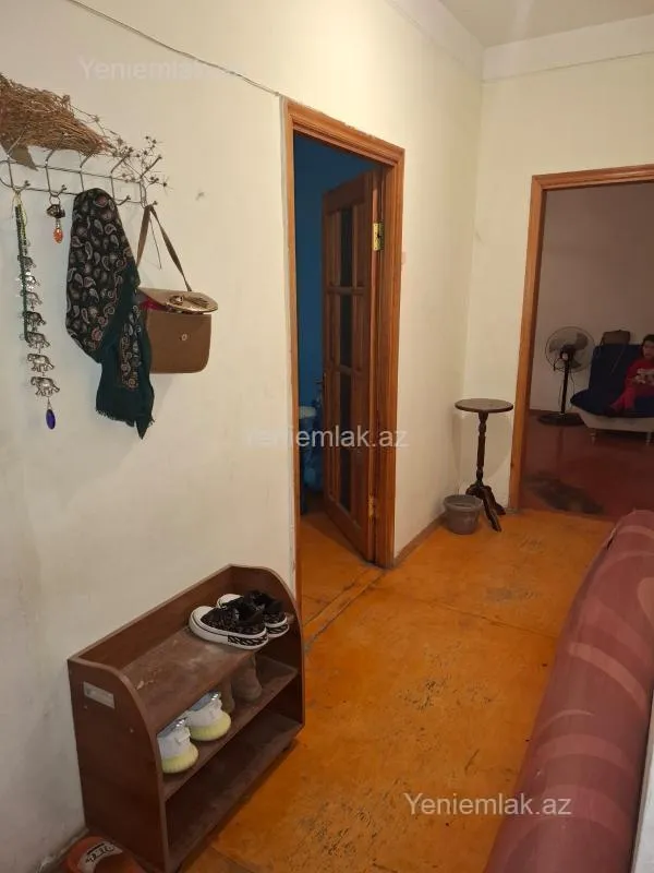 Satılır 2 otaqlı köhnə tikili 60 m²