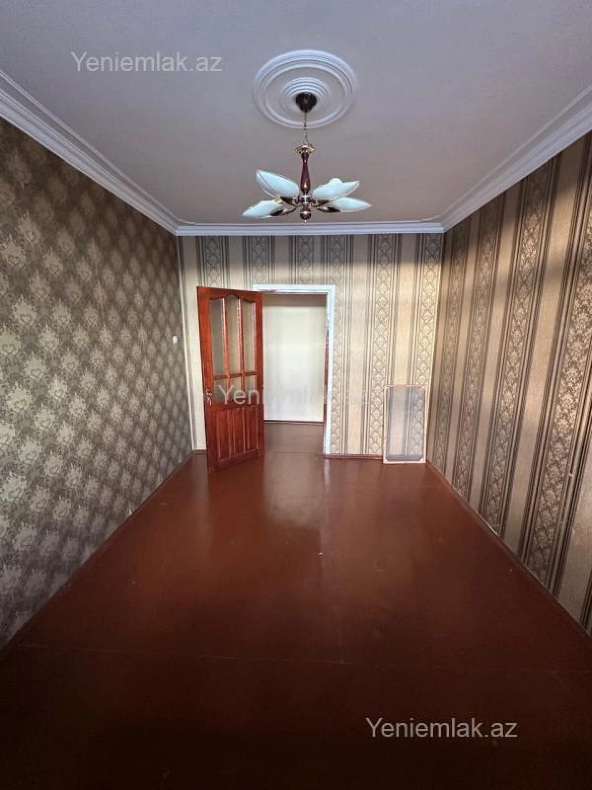 Satılır 2 otaqlı köhnə tikili 55 m²