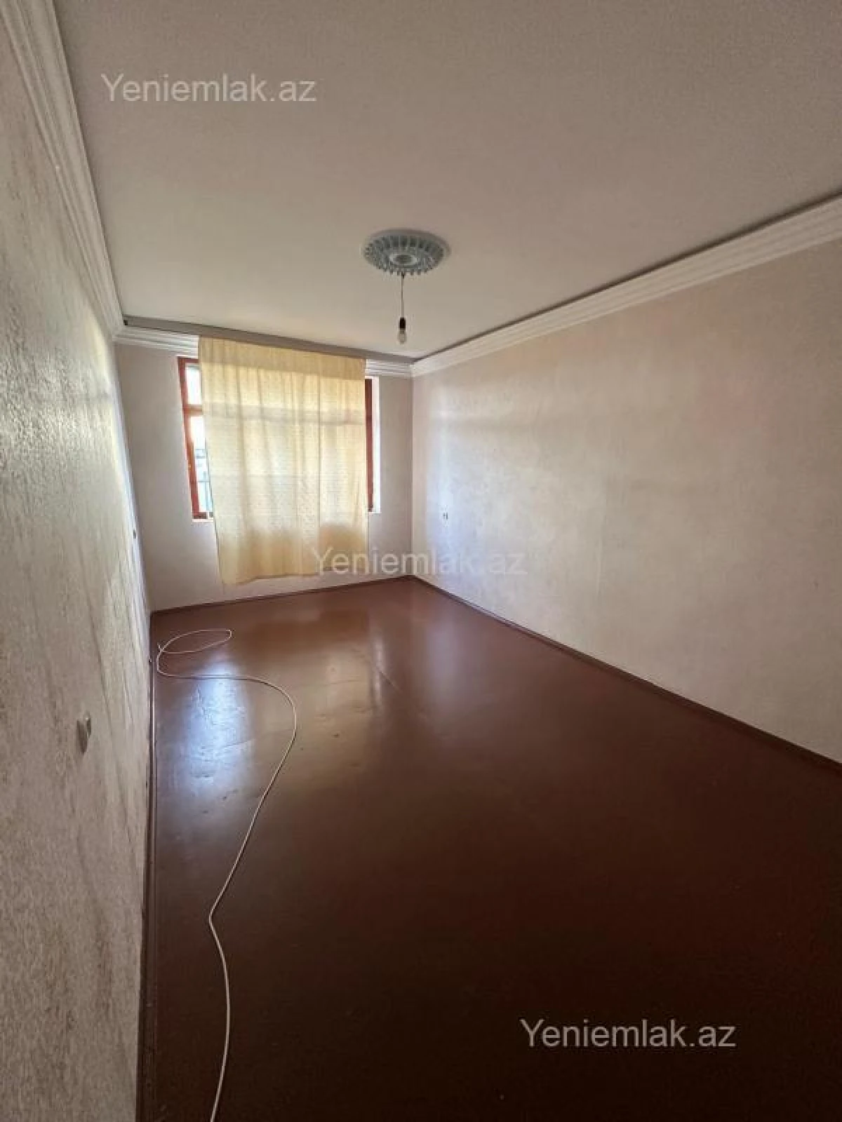 Satılır 2 otaqlı köhnə tikili 55 m²
