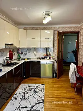 Satılır 3 otaqlı köhnə tikili 95 m²