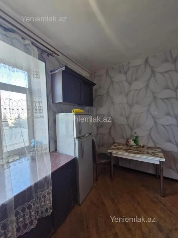 Satılır 3 otaqlı köhnə tikili 74 m²