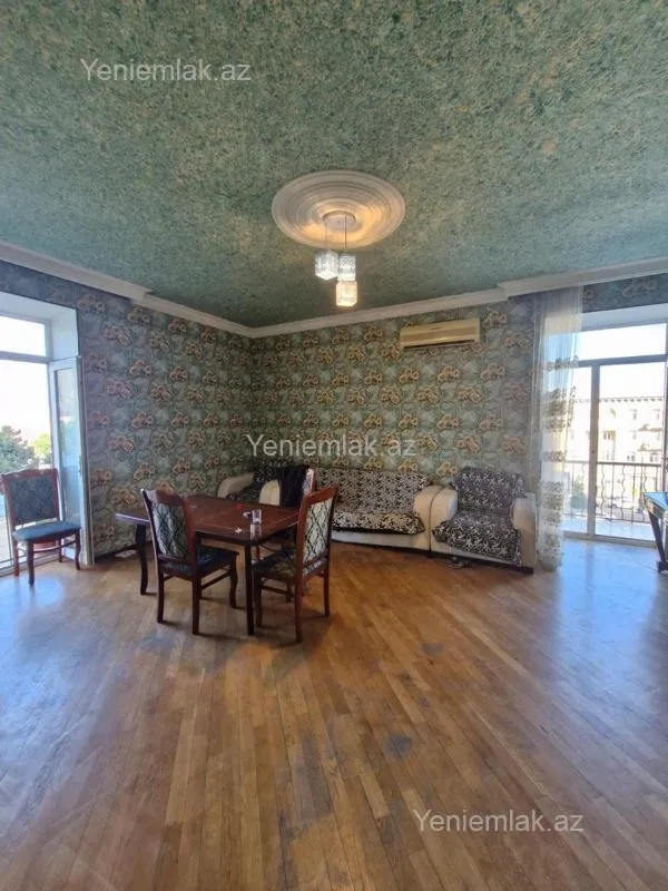 Satılır 3 otaqlı köhnə tikili 74 m²