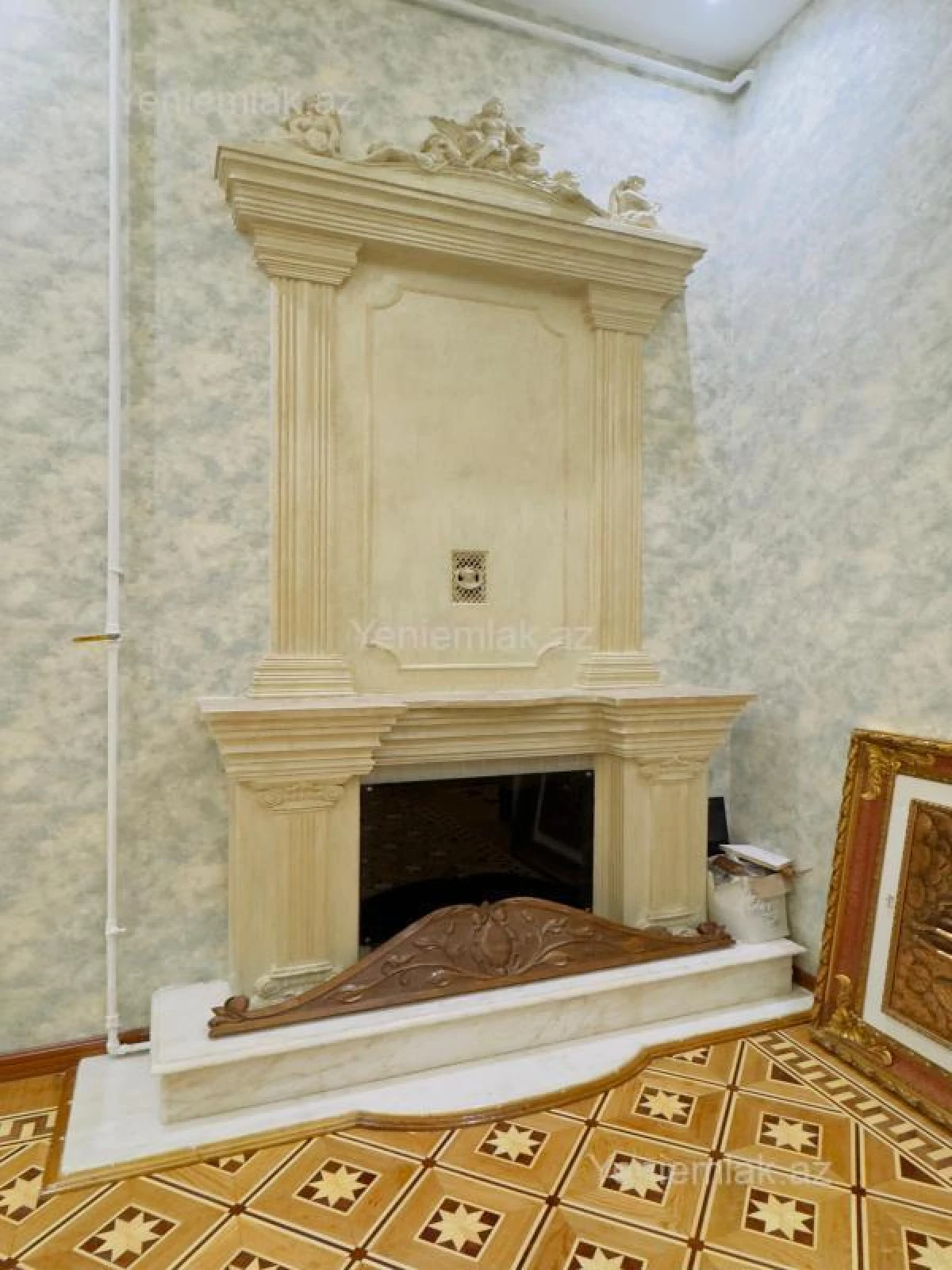 Satılır 5 otaqlı köhnə tikili 250 m²