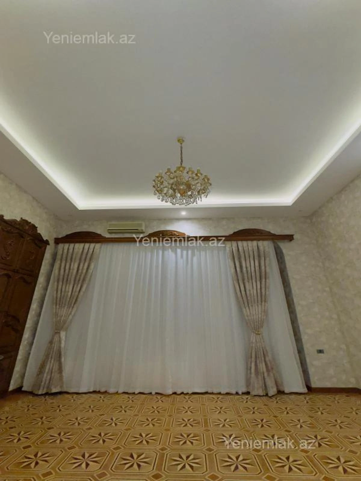 Satılır 5 otaqlı köhnə tikili 250 m²
