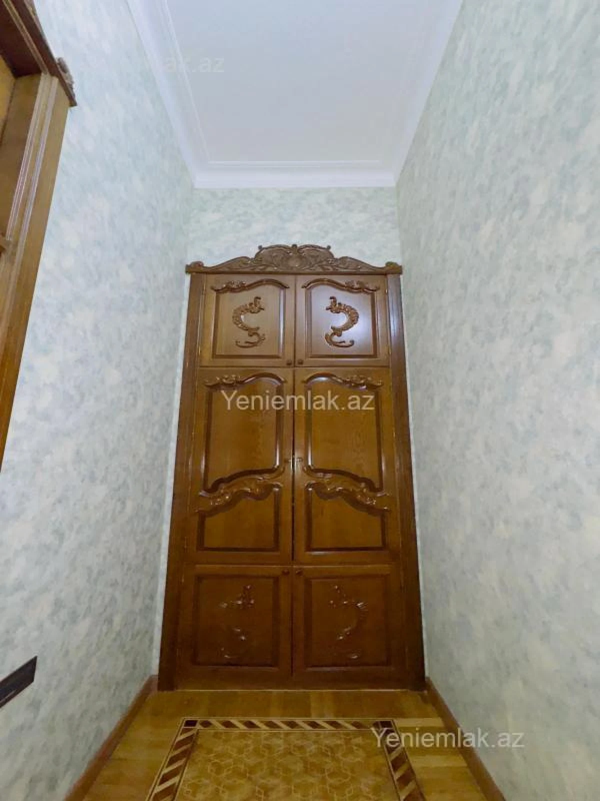 Satılır 5 otaqlı köhnə tikili 250 m²