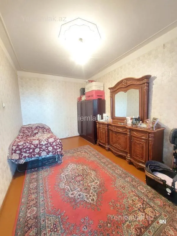 Satılır 4 otaqlı köhnə tikili 90 m²