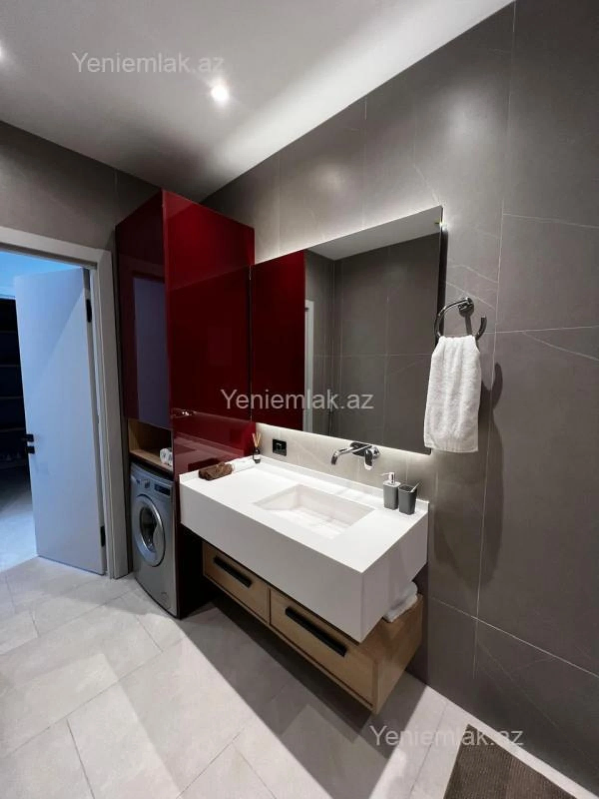 Satılır 2 otaqlı yeni tikili 76 m²