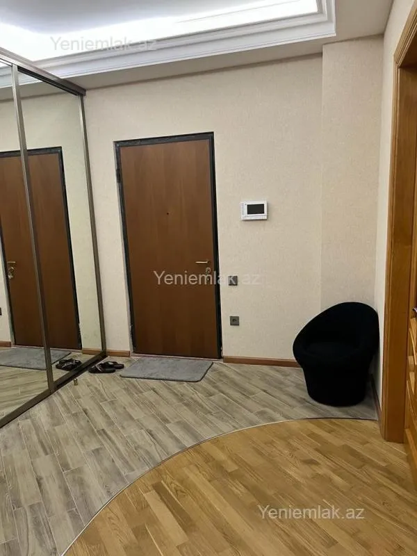 Satılır 3 otaqlı yeni tikili 165 m²