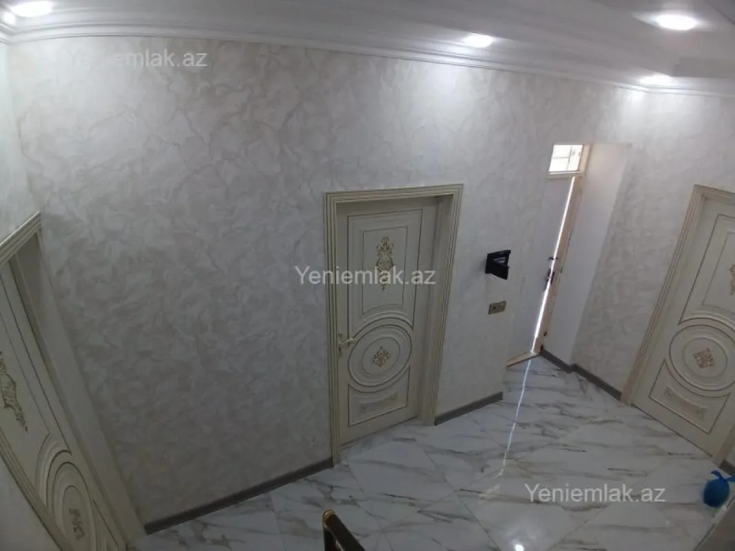 Satılır 5 otaqlı həyət evi 140 m²