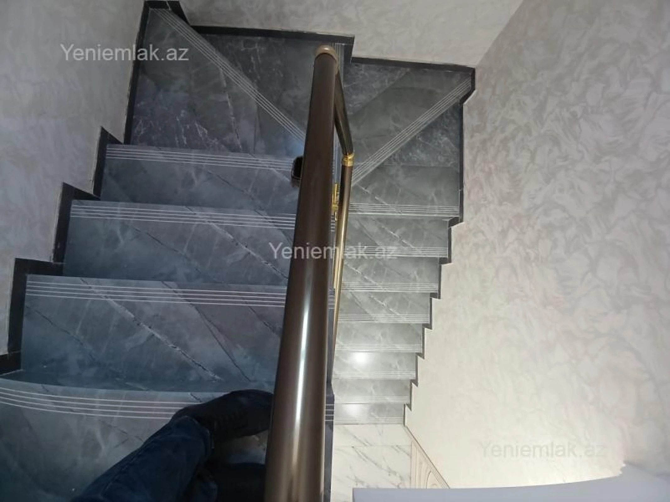 Satılır 5 otaqlı həyət evi 140 m²