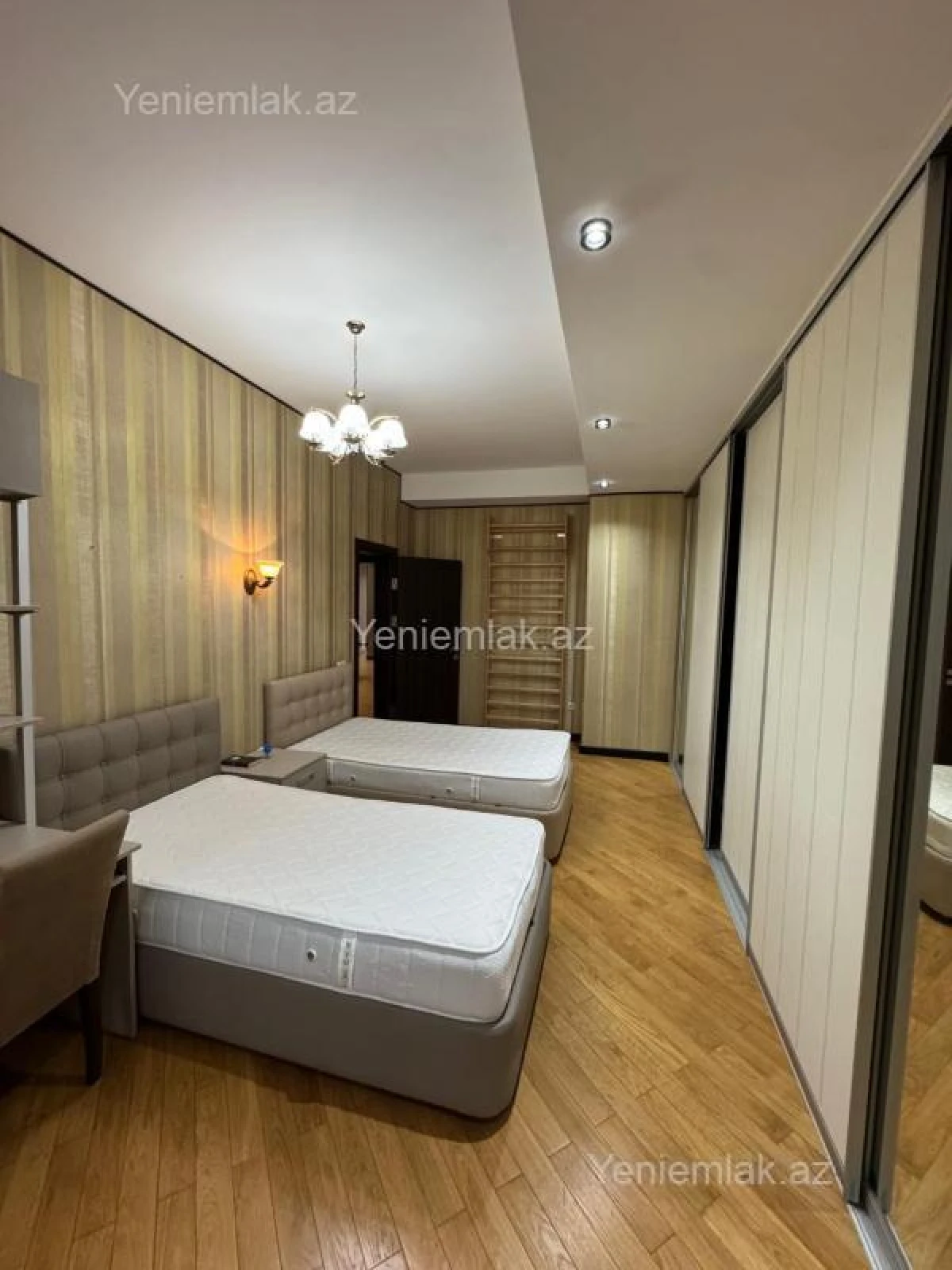 Satılır 4 otaqlı yeni tikili 200 m²