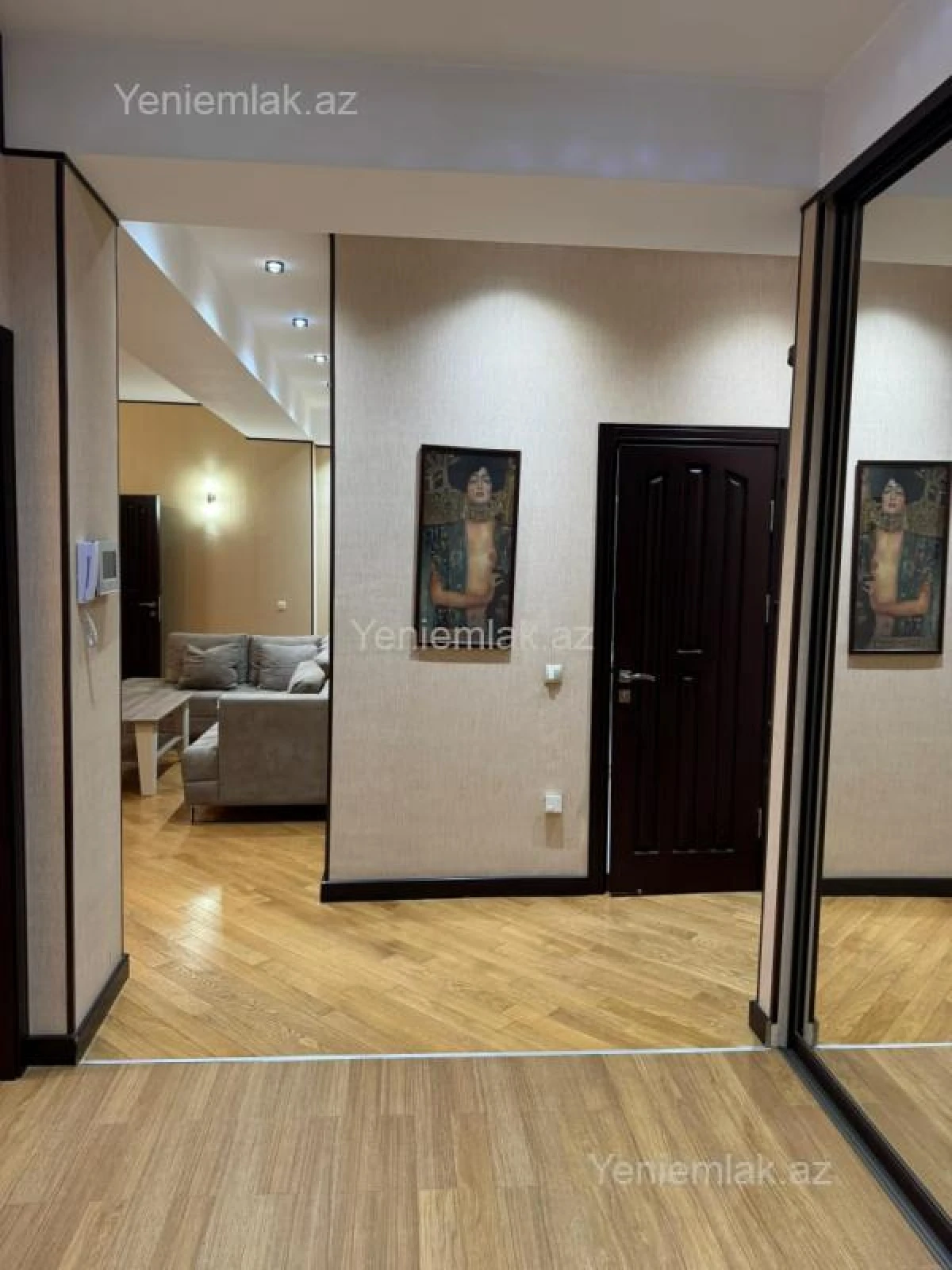 Satılır 4 otaqlı yeni tikili 200 m²