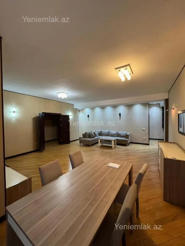 Satılır 4 otaqlı yeni tikili 200 m²